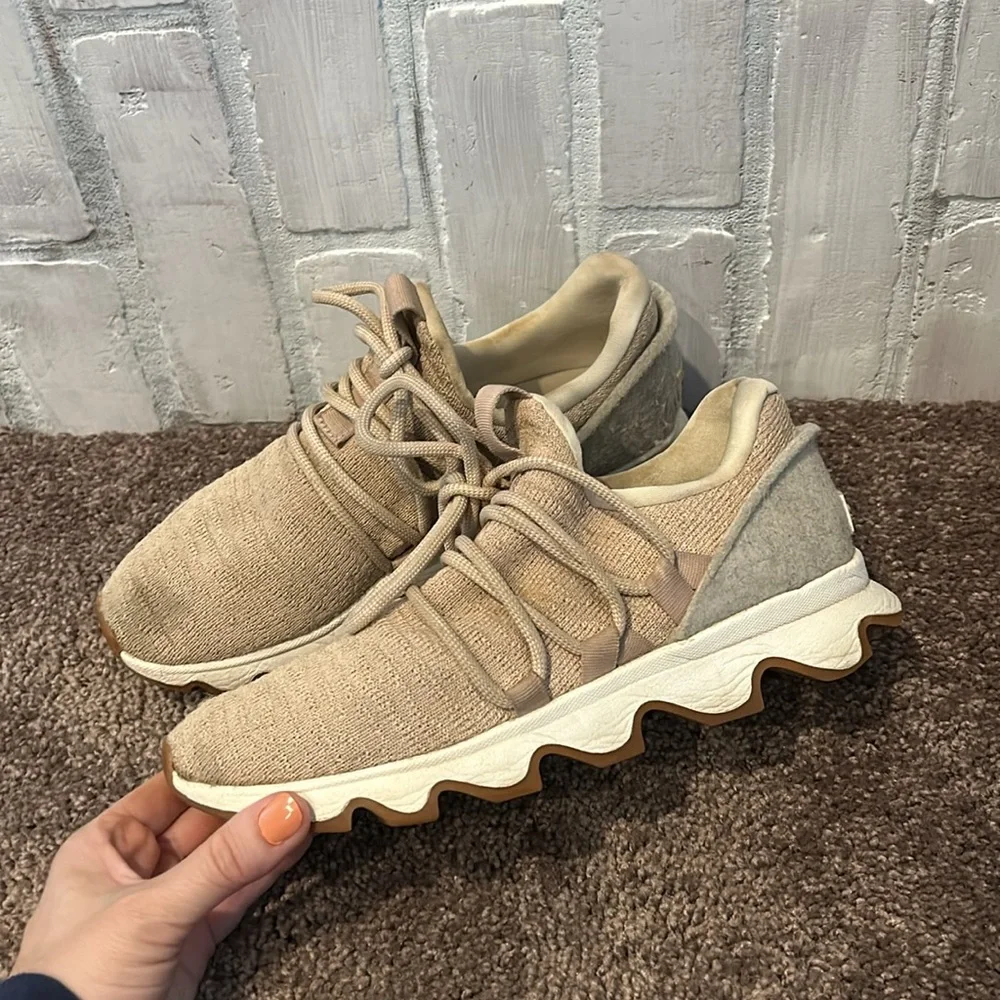Sorel kinetic lace casual sneakers in tan